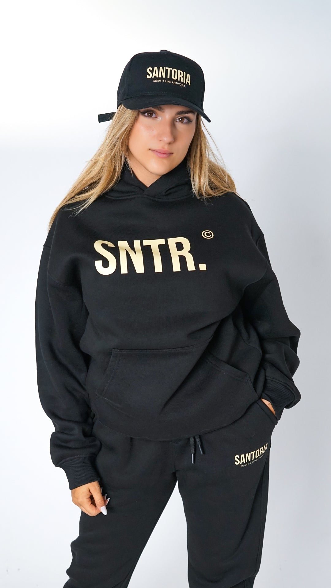 SNTR BLACK SWEATPANTS